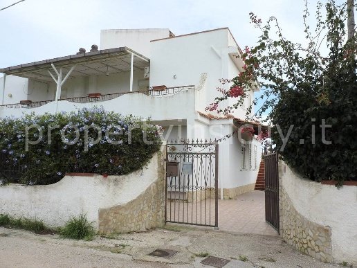 casa indipendente in vendita a Siracusa in zona Fontane Bianche