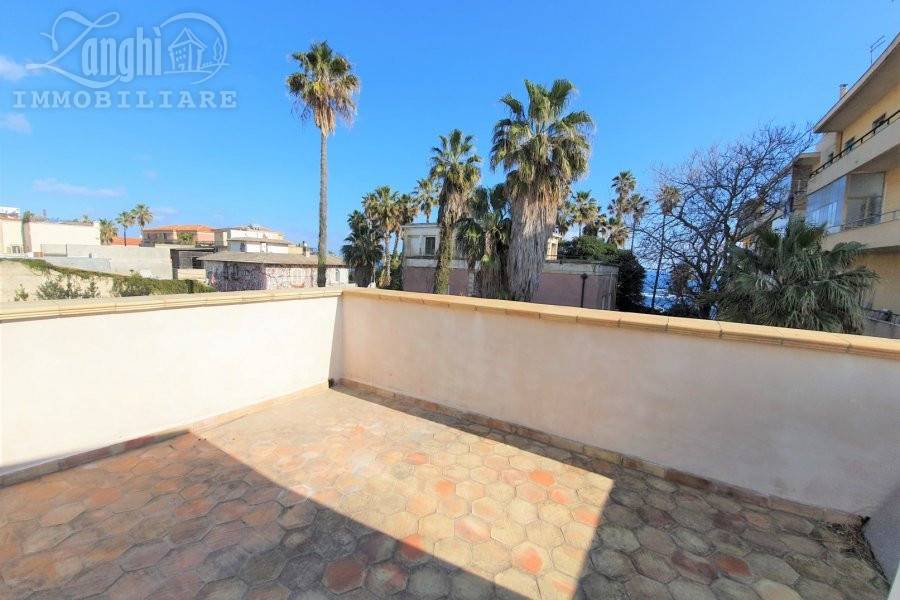 appartamento in vendita a Siracusa in zona Borgata