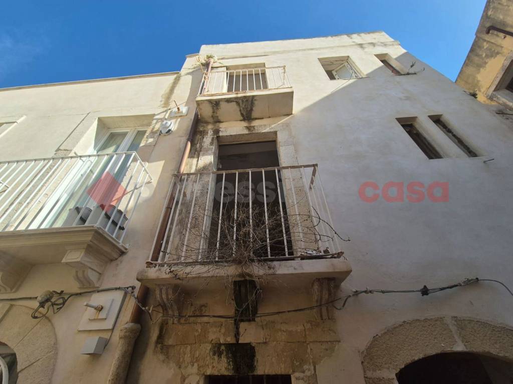 intera palazzina in vendita a Siracusa in zona Isola Ortigia