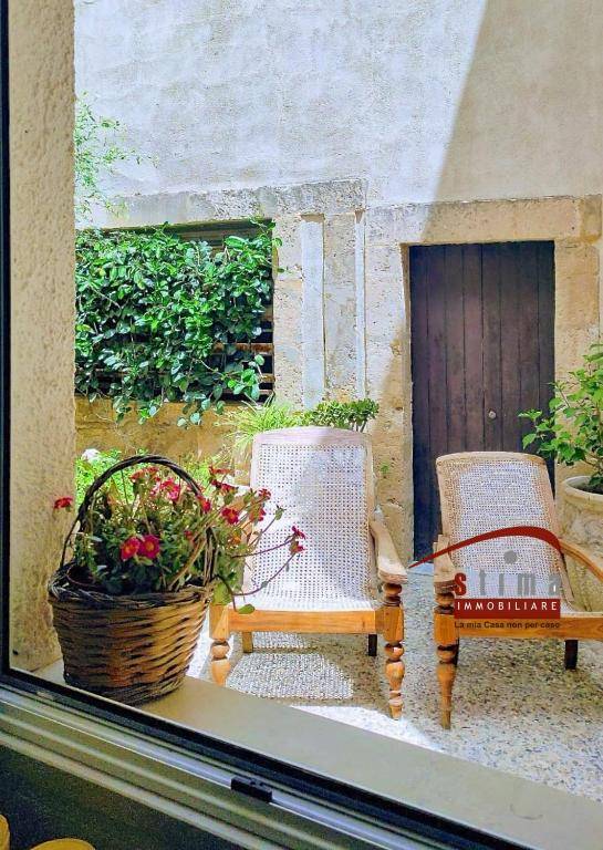 casa indipendente in vendita a Siracusa in zona Isola / Plemmirio