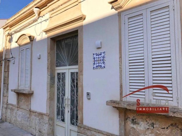 casa indipendente in vendita a Siracusa in zona Borgata