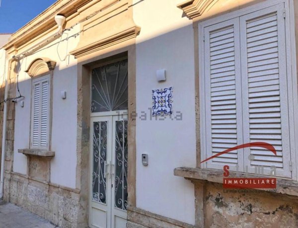 casa indipendente in vendita a Siracusa in zona Borgata