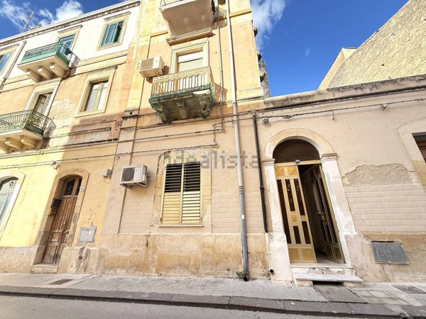 appartamento in vendita a Siracusa in zona Borgata