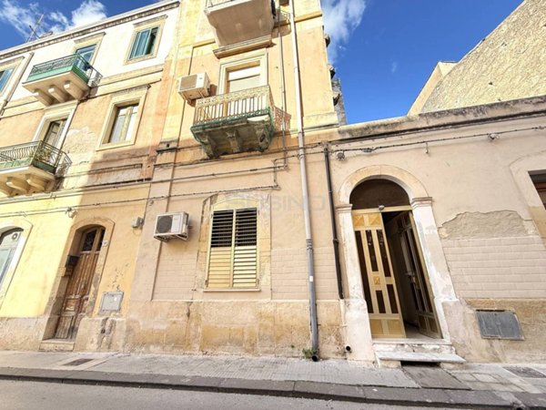 appartamento in vendita a Siracusa in zona Borgata