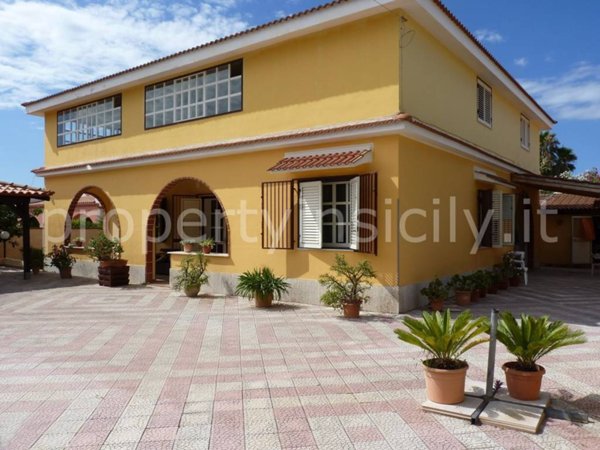 casa indipendente in vendita a Siracusa in zona Ognina