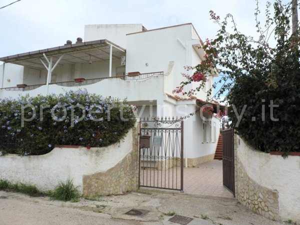 casa indipendente in vendita a Siracusa in zona Fontane Bianche