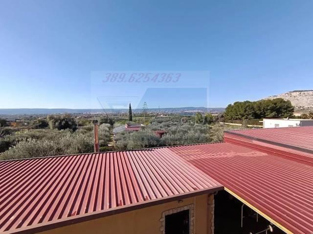 casa indipendente in vendita a Siracusa in zona Borgata
