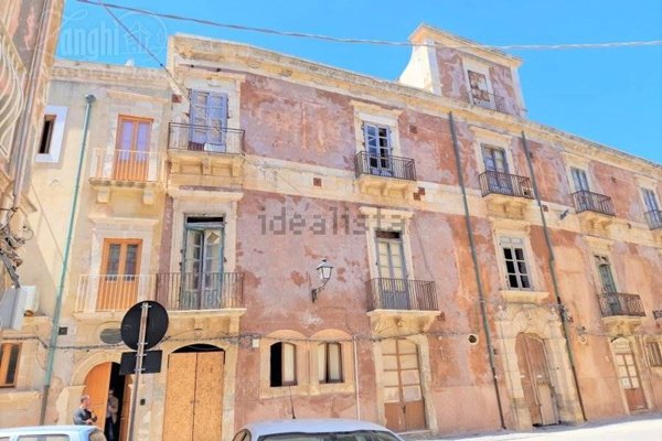appartamento in vendita a Siracusa in zona Isola Ortigia