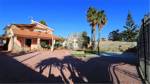 casa indipendente in vendita a Siracusa in zona Ognina