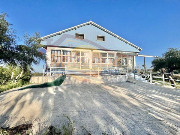 casa indipendente in vendita a Siracusa in zona Belvedere
