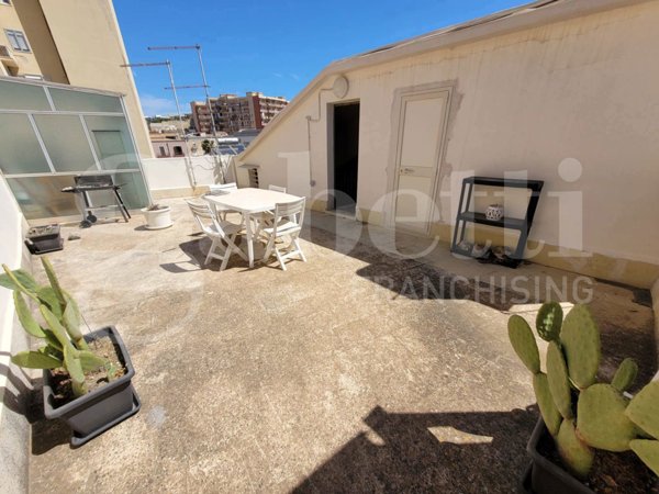 appartamento in vendita a Siracusa in zona Borgata