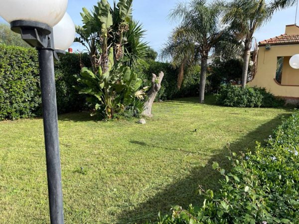 casa indipendente in vendita a Siracusa in zona Arenella