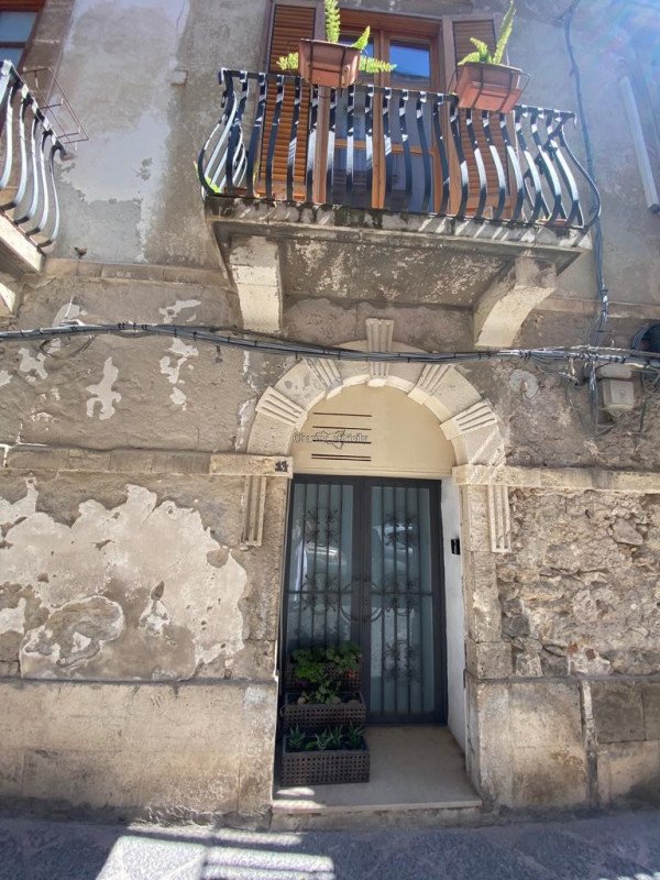 casa indipendente in vendita a Siracusa in zona Isola Ortigia