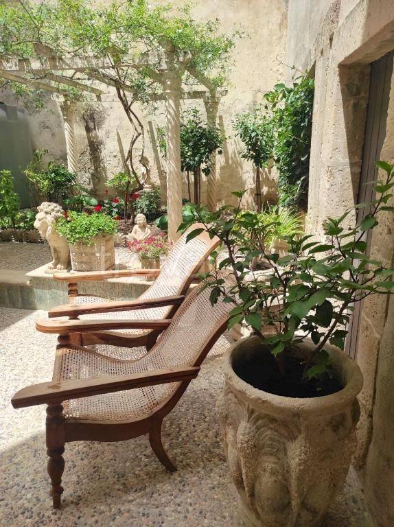 casa indipendente in vendita a Siracusa in zona Isola Ortigia