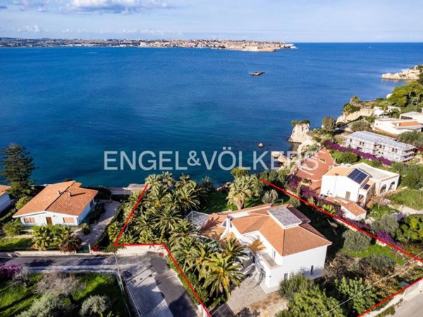 casa indipendente in vendita a Siracusa in zona Isola / Plemmirio