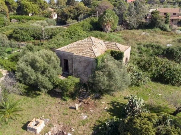 casa indipendente in vendita a Siracusa in zona Isola / Plemmirio
