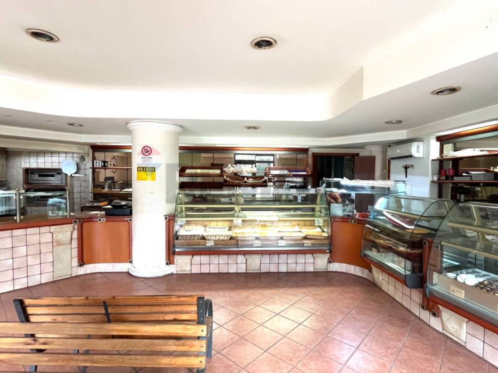 negozio in vendita a Siracusa in zona Grottasanta