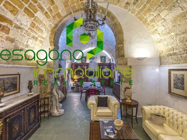 appartamento in vendita a Siracusa in zona Isola Ortigia