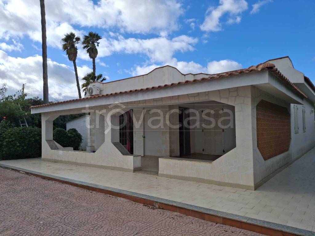 casa indipendente in vendita a Siracusa in zona Fontane Bianche