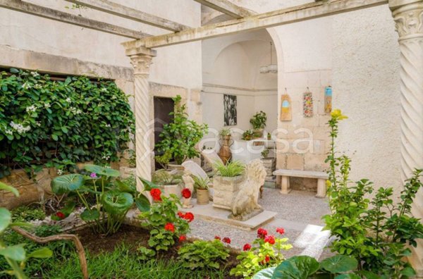 appartamento in vendita a Siracusa in zona Isola Ortigia