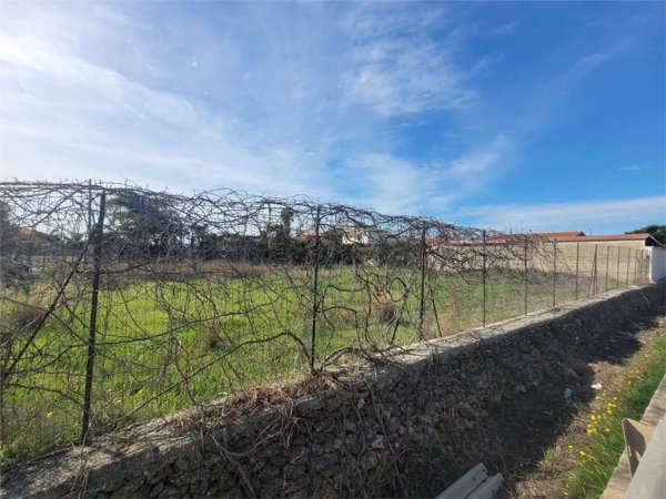 terreno edificabile in vendita a Siracusa in zona Isola / Plemmirio