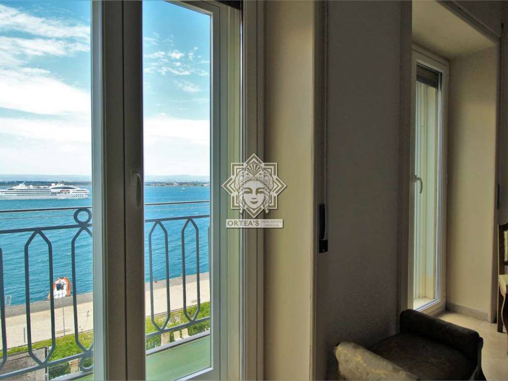 appartamento in vendita a Siracusa in zona Isola Ortigia