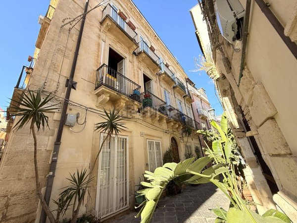 appartamento in vendita a Siracusa in zona Isola Ortigia