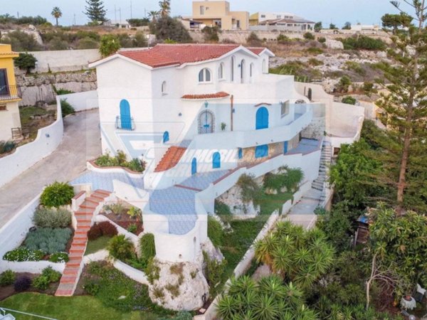 casa indipendente in vendita a Siracusa in zona Isola / Plemmirio