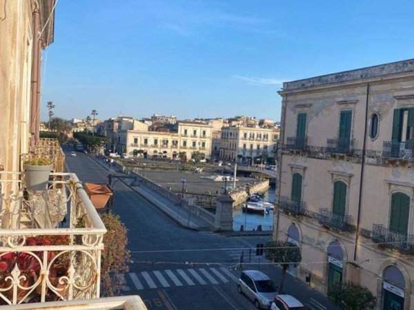 appartamento in vendita a Siracusa in zona Centro Città
