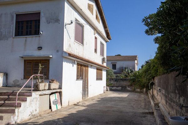 casa indipendente in vendita a Siracusa in zona Isola / Plemmirio