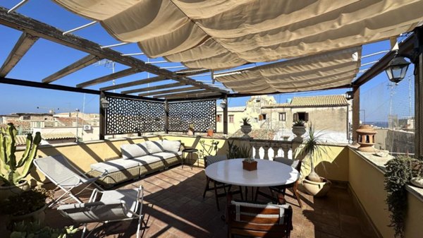 appartamento in vendita a Siracusa in zona Isola Ortigia