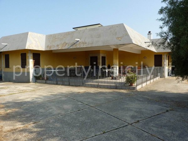 casa indipendente in vendita a Siracusa in zona Centro Città