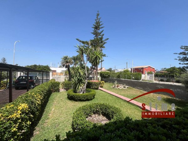 casa indipendente in vendita a Siracusa in zona Arenella