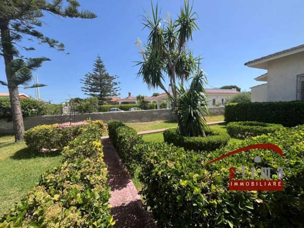 casa indipendente in vendita a Siracusa in zona Arenella