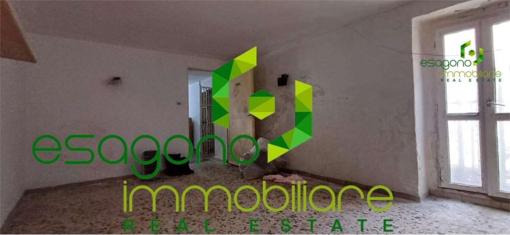 negozio in vendita a Siracusa in zona Isola Ortigia