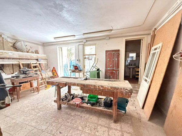 negozio in vendita a Siracusa in zona Isola Ortigia