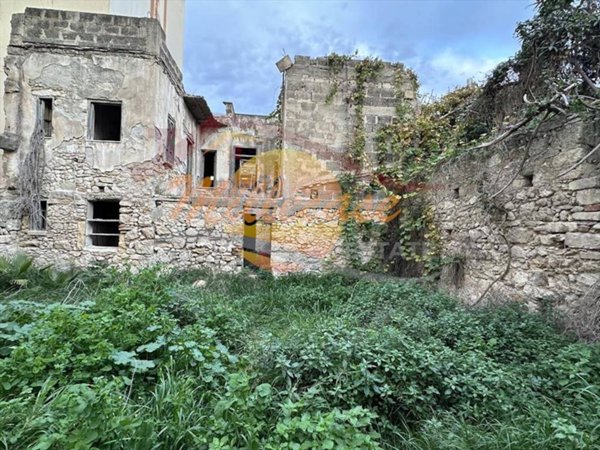 intera palazzina in vendita a Siracusa in zona Borgata