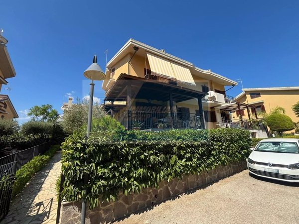 casa indipendente in vendita a Siracusa in zona Centro Città