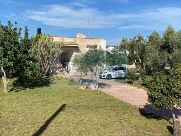 casa indipendente in vendita a Siracusa in zona Borgata