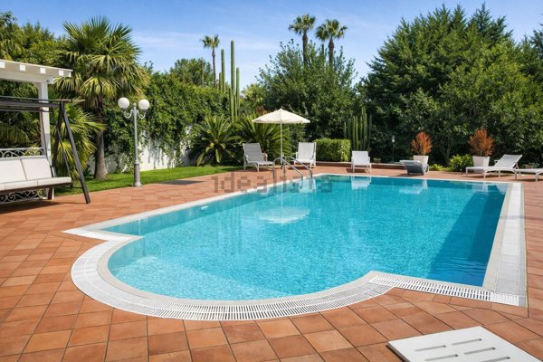 casa indipendente in vendita a Siracusa in zona Targia