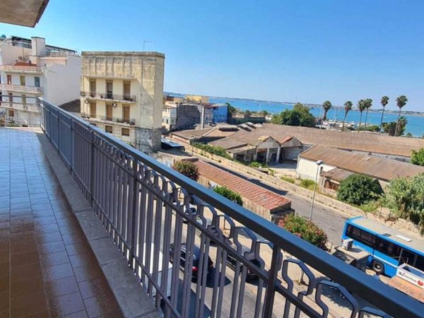 appartamento in vendita a Siracusa in zona Borgata
