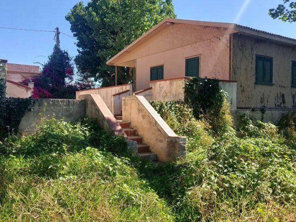 casa indipendente in vendita a Siracusa in zona Belvedere