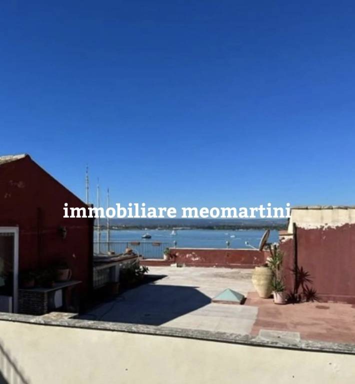 appartamento in vendita a Siracusa in zona Isola Ortigia