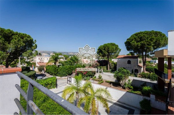 casa indipendente in vendita a Siracusa in zona Fontane Bianche