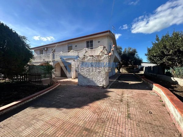 casa indipendente in vendita a Siracusa in zona Arenella