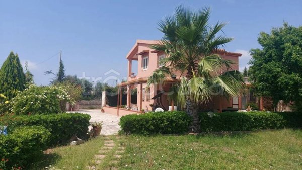 casa indipendente in vendita a Siracusa in zona Fontane Bianche