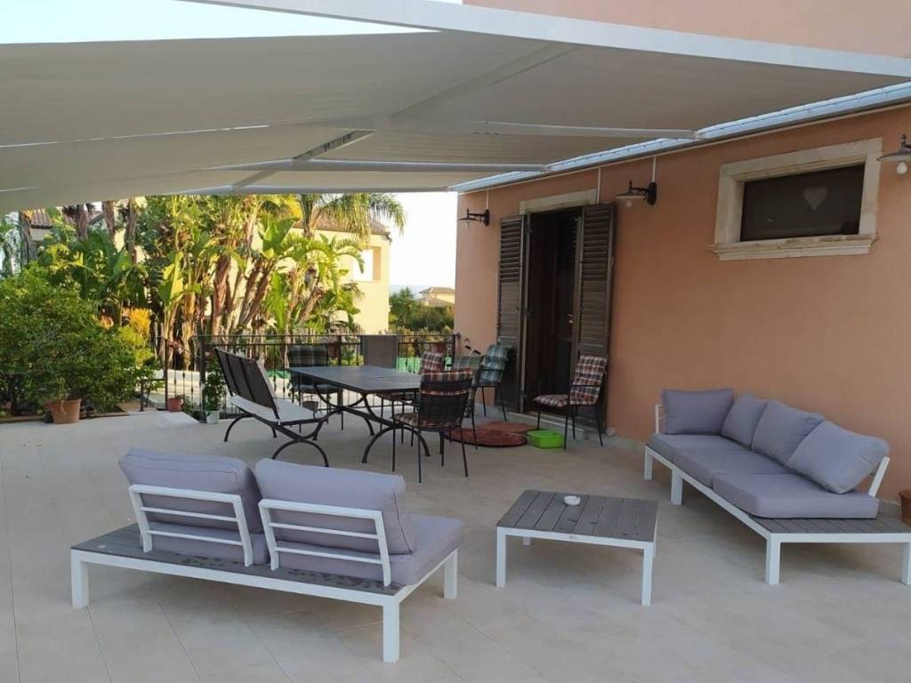 casa indipendente in vendita a Siracusa in zona Belvedere