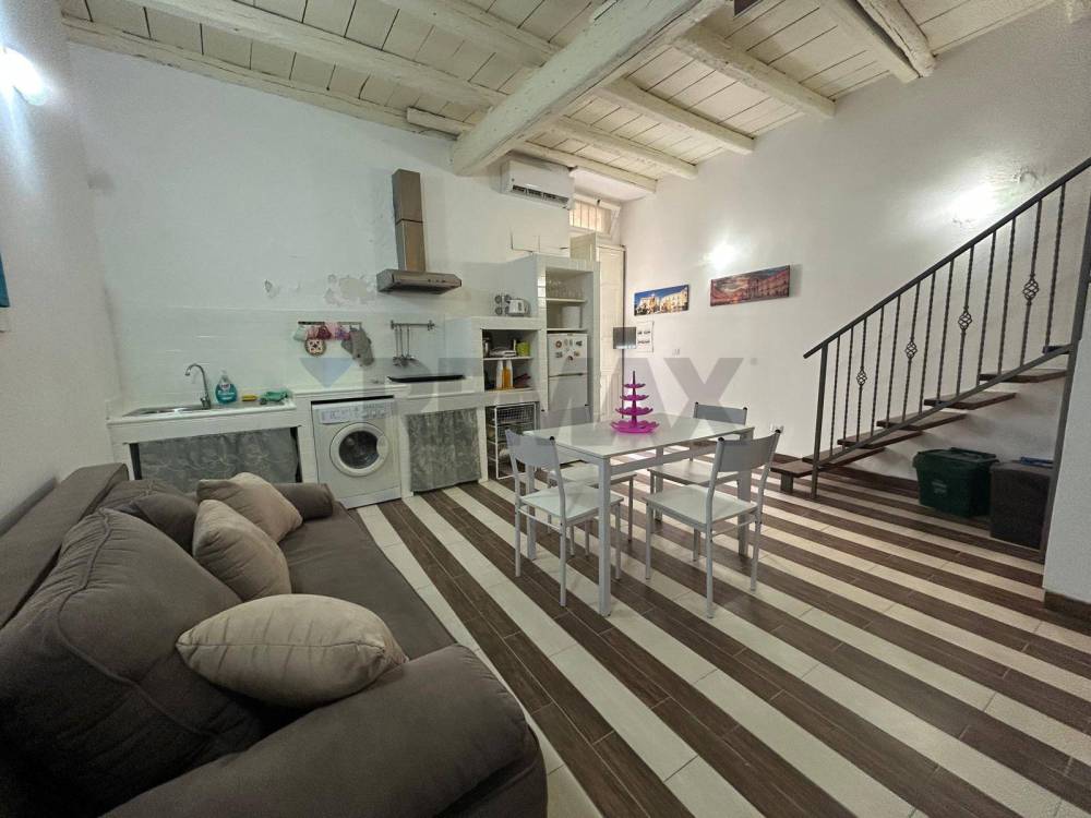 casa indipendente in vendita a Siracusa in zona Isola Ortigia