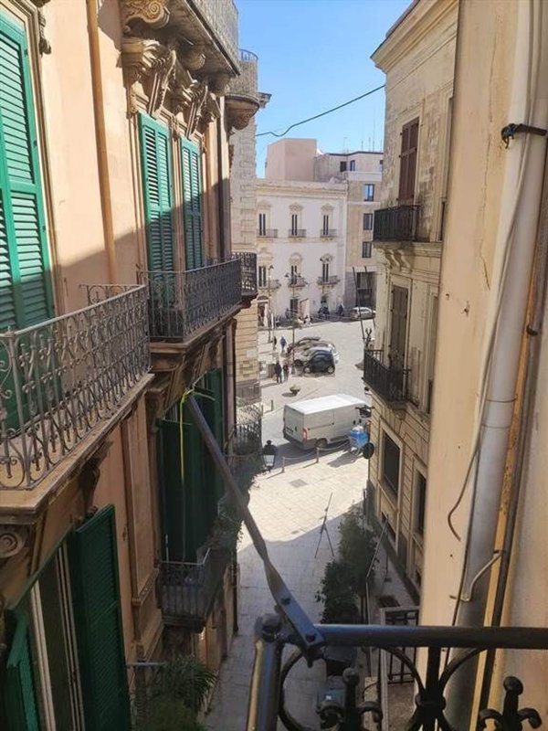 appartamento in vendita a Siracusa in zona Isola Ortigia