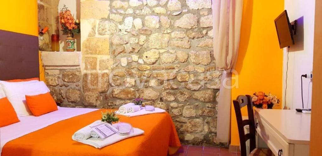 casa indipendente in vendita a Siracusa in zona Isola Ortigia